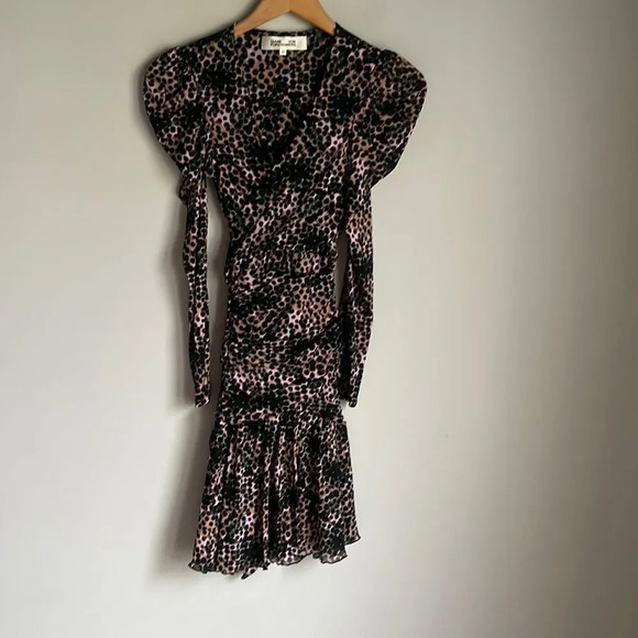 DVF  Viviette wrap-effect ruched printed stretch mesh mini dress - Picture 2 of 11